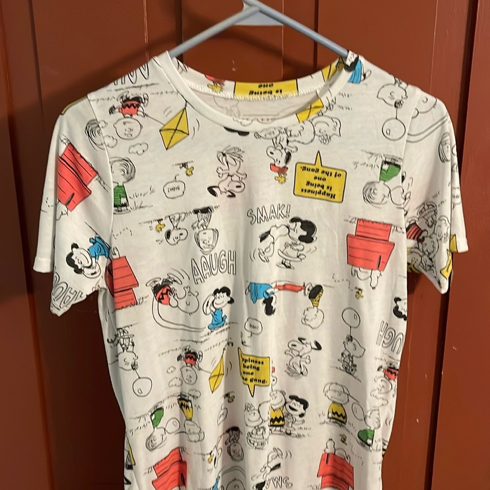Snoopy/ Peanuts tshirt